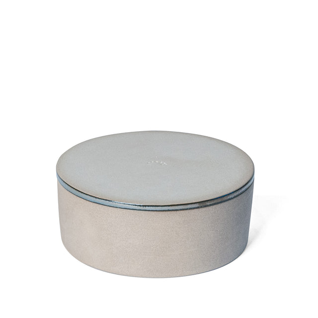 Large Platinum Utilità Bowl Undercover with lid on, glazed stoneware, J Schatz